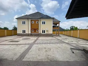 6bdrm Duplex in Uyo for sale