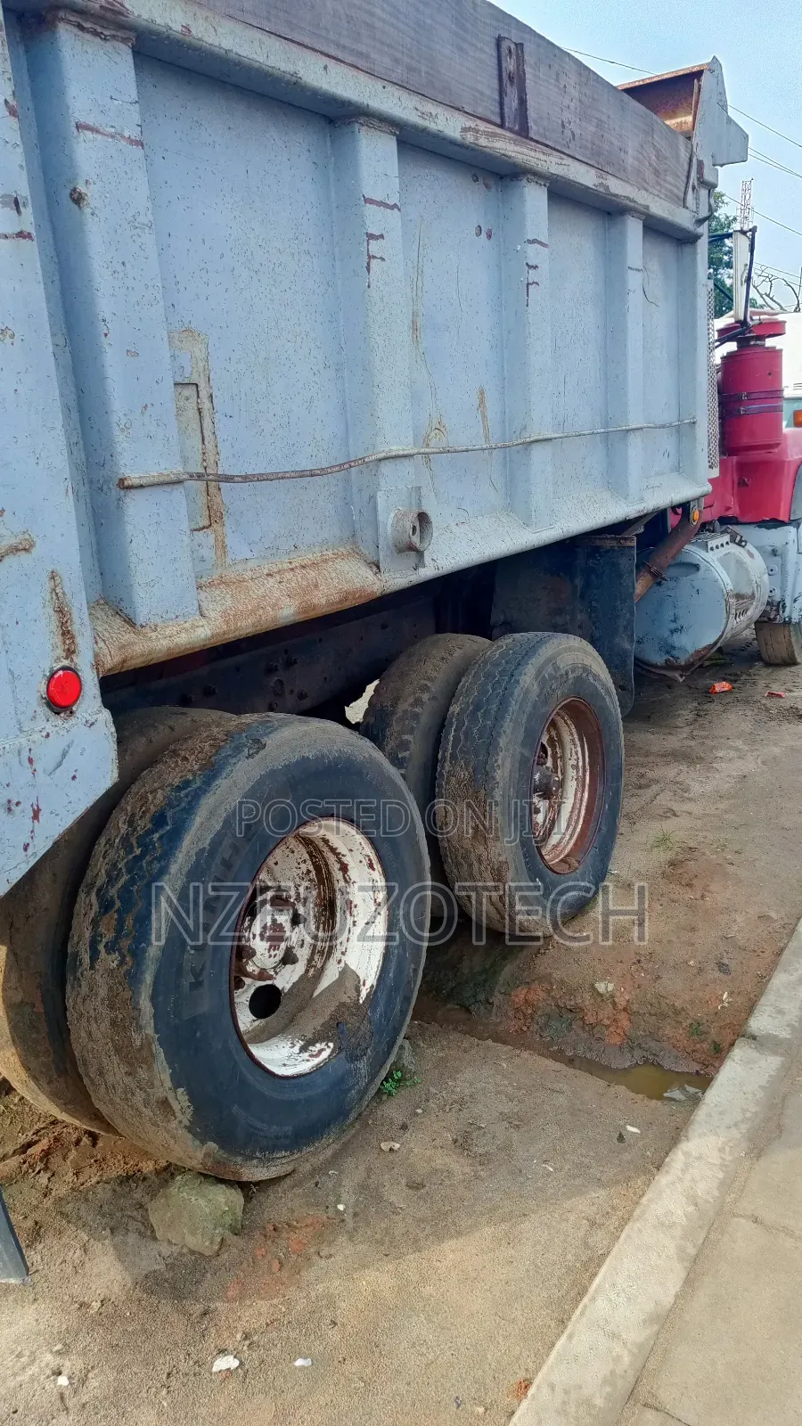 Mack Tipper