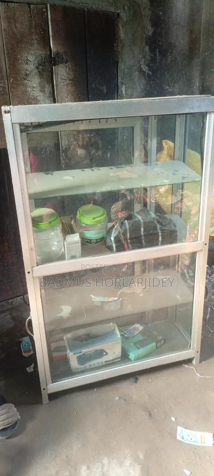 Show Glass