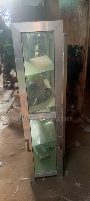 Show Glass