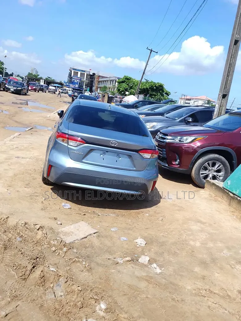 Toyota Corolla 2023 Gray