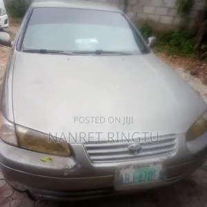 Toyota Camry Automatic 1999 Gray