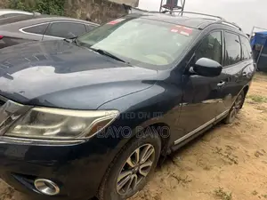 Nissan Pathfinder Platinum 4x4 2013 Blue