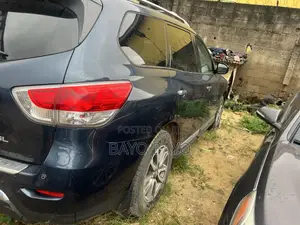 Nissan Pathfinder Platinum 4x4 2013 Blue