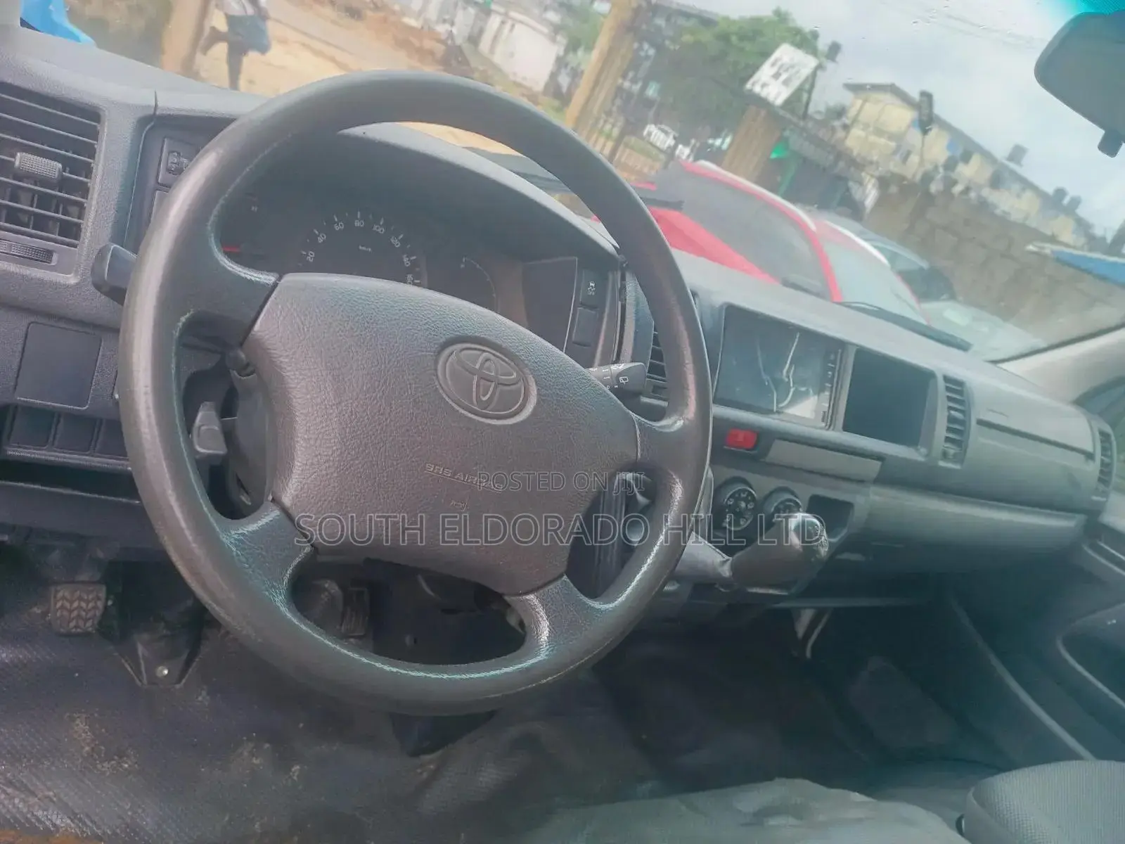 Toyota HiAce 2019 White