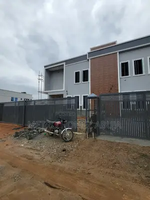 4bdrm Duplex in Sabon Lugbe for rent
