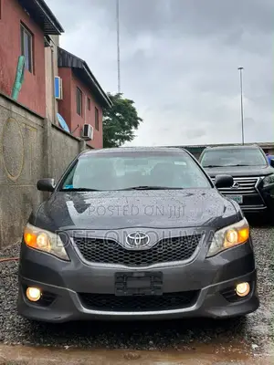 Toyota Camry SE 4dr Sedan (2.5L 4cyl 6AM) 2010 Gray