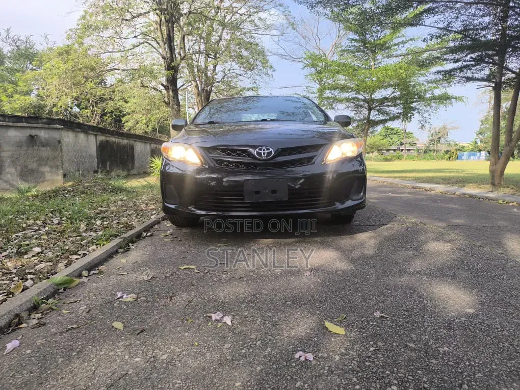 Toyota Corolla 2012 Black