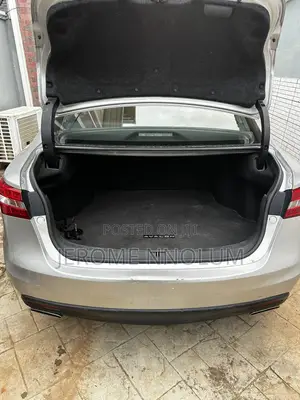 Toyota Avalon XLE Sedar FWD (3.5L 6cyl 6A) 2013 Silver
