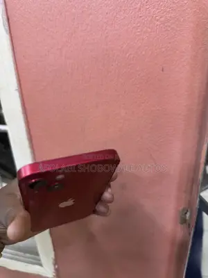 Apple iPhone 13 128 GB Red