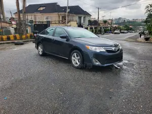 Toyota Camry XLE 4dr Sedan (2.5L 4cyl 6A) 2014 Black