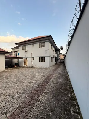 2bdrm Block of Flats in Port-Harcourt for sale