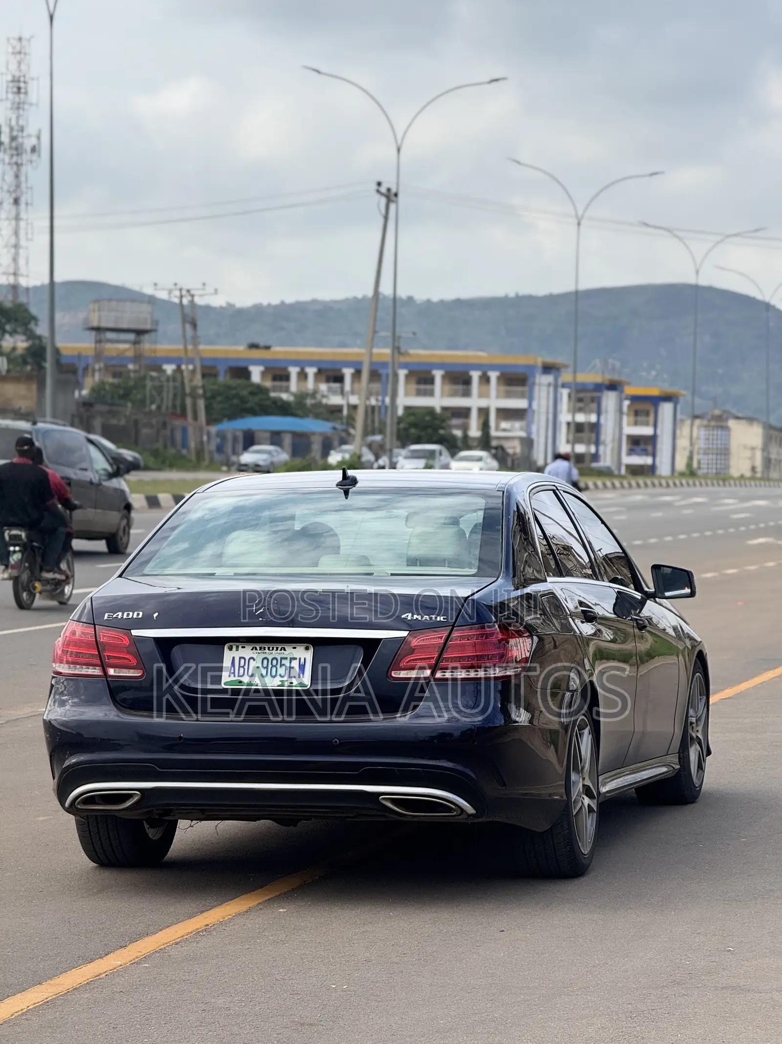 Mercedes-Benz E400 2016 Blue