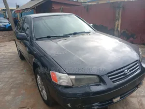 Toyota Camry 2000 Green