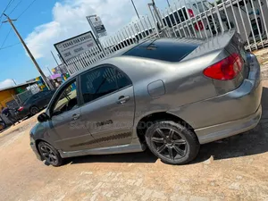 Toyota Corolla 2005 Gray