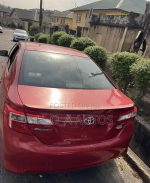 Toyota Camry LE 4dr Sedan (2.5L 4cyl 6A) 2013 Red