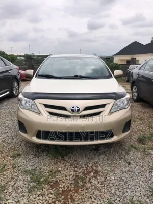 Toyota Corolla LE 4dr Sedan (1.8L 4cyl 4A) 2012 Gold