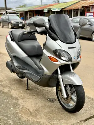 Piaggio Scooter 2015 Gray