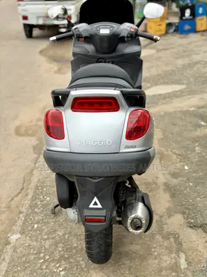 Piaggio Scooter 2015 Gray