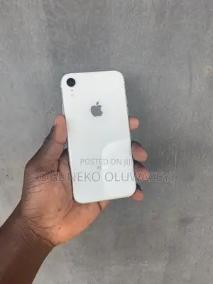 Apple iPhone XR 64 GB White