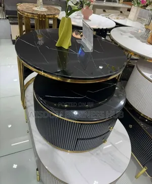 Round Mable Top Table With Drawers