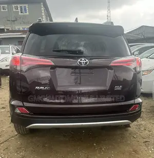 Toyota RAV4 XLE AWD (2.5L 4cyl 6A) 2016 Maroon
