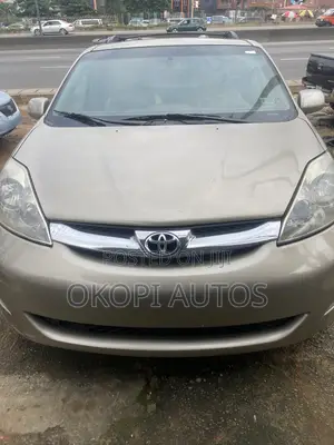 Toyota Sienna 2008 Gold