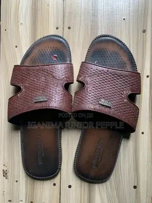 Premium Leather Slides Size 46/47 Used
