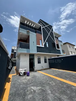 4bdrm Duplex in Gbagada for sale