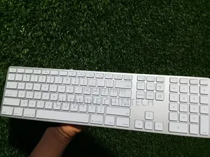 Matias Part# Fk318LS Wired Keyboard