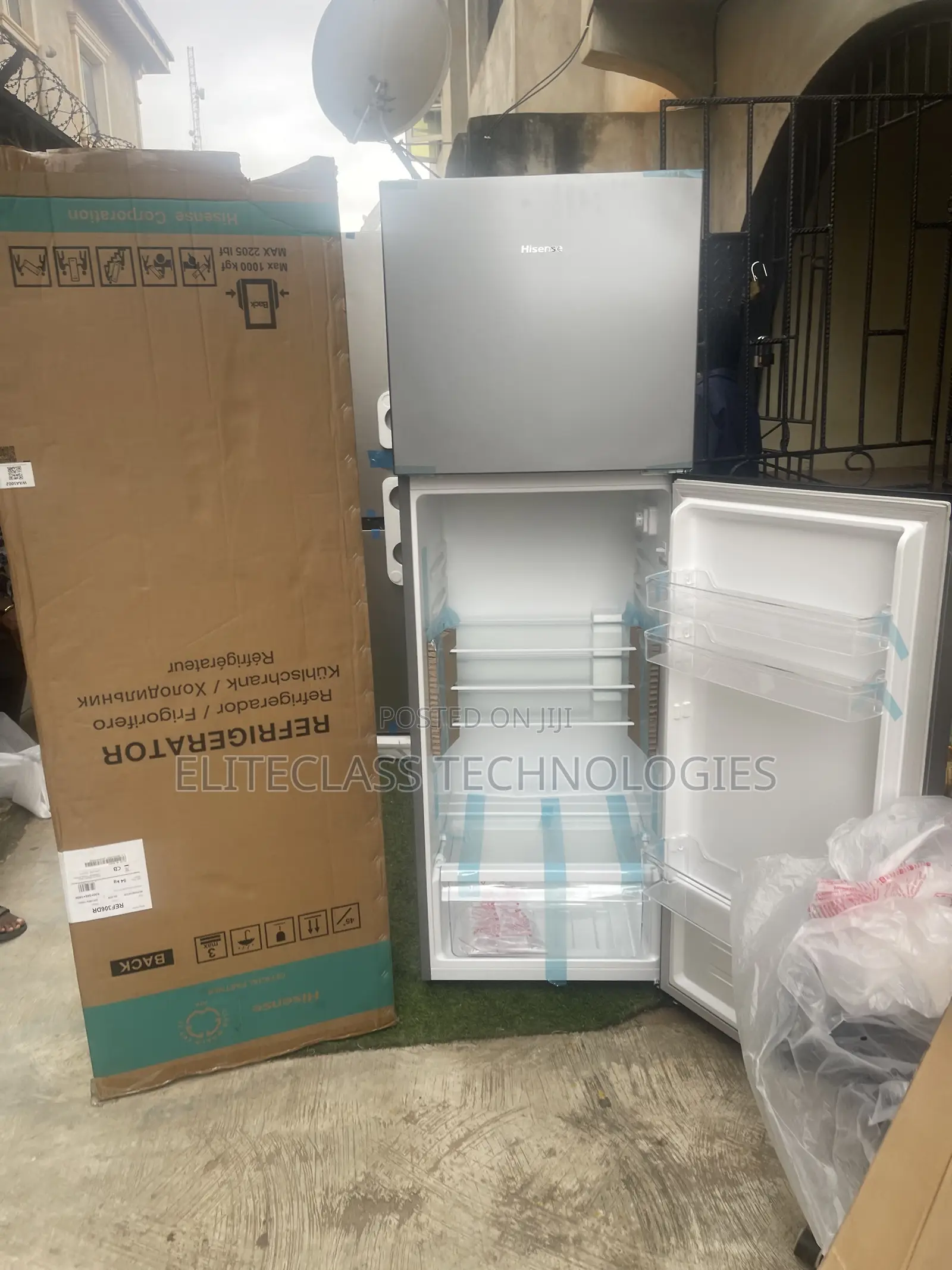 Hisense Double Door Refrigerator 306L