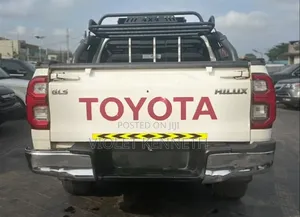 Toyota Hilux 2018 Silver