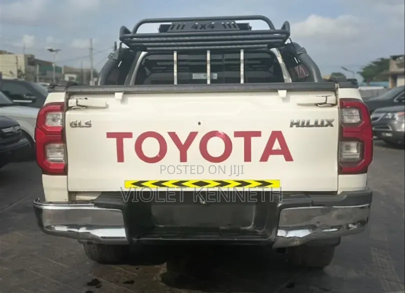 Toyota Hilux 2018 Silver