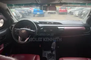 Toyota Hilux 2018 Silver