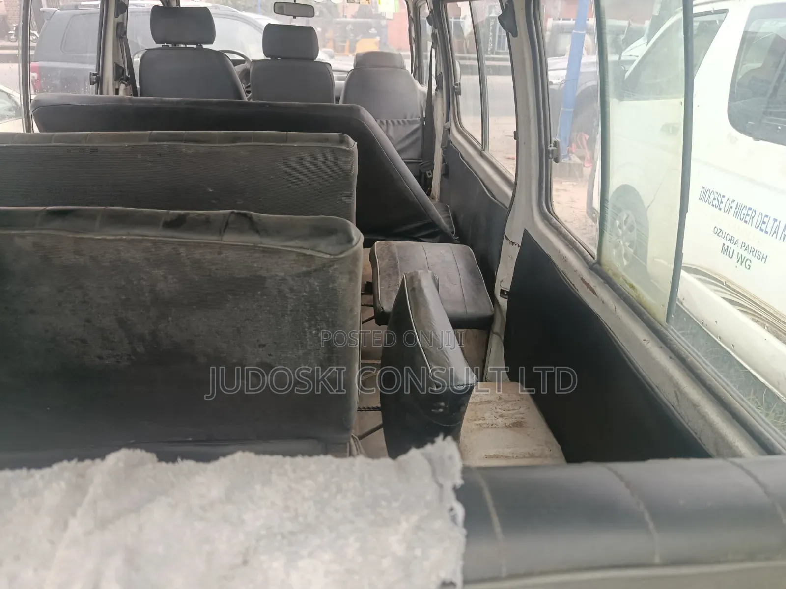 Toyota HiAce 2010 White
