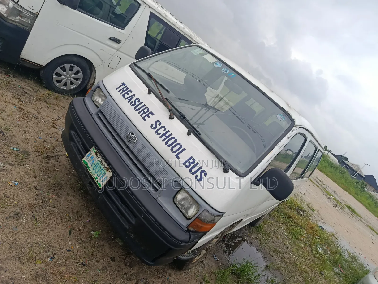 Toyota HiAce 2010 White