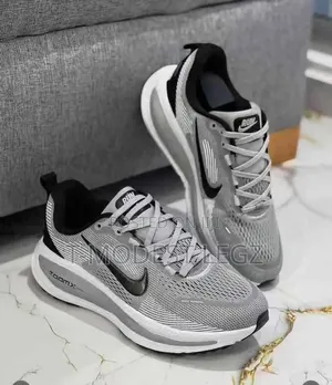 High Quality Breathable Sports Shoes