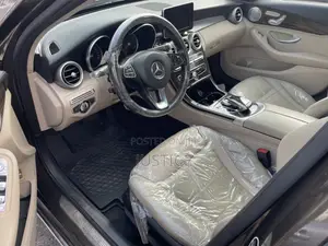 Mercedes-Benz C300 2016 Brown
