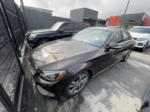 Mercedes-Benz C300 2016 Brown