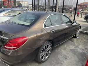 Mercedes-Benz C300 2016 Brown