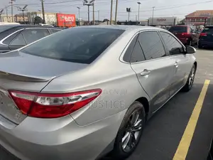 Toyota Camry SE 4dr Sedan (2.5L 4cyl 6A) 2016 Silver