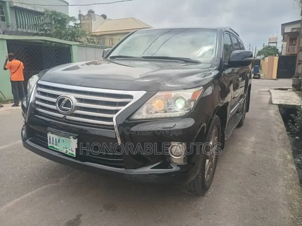 Lexus LX 570 AWD 2013 Black