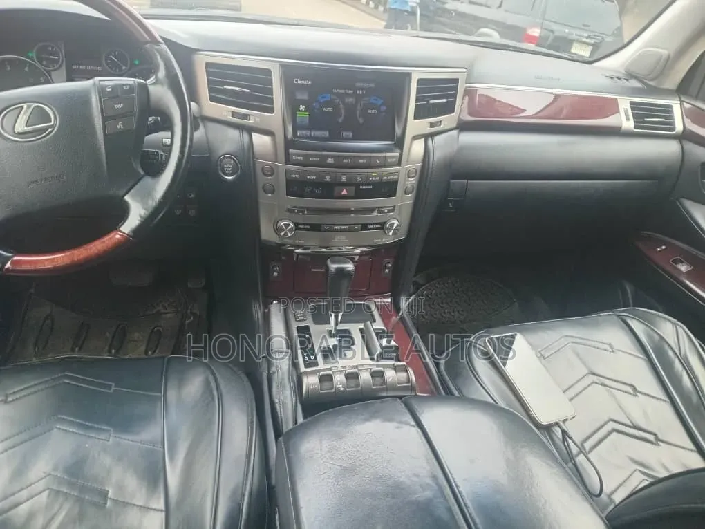 Lexus LX 570 AWD 2013 Black