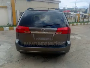 Toyota Sienna 2005 Gray