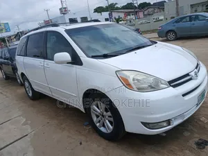 Toyota Sienna 2005 White