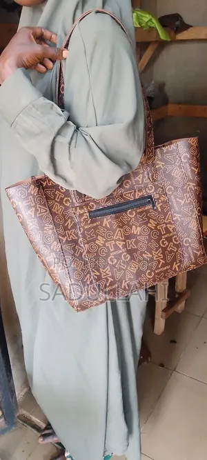 Hand Bag/ Lunch Box