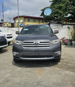 Toyota Highlander SE 2011 Gray