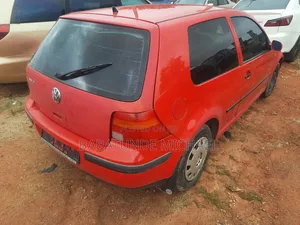 Volkswagen Golf 2005 Red