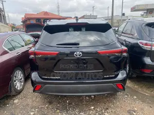 Toyota Highlander 2022 Black