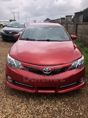 Toyota Camry SE V6 4dr Sedan (3.5L 6cyl 6A) 2013 Red